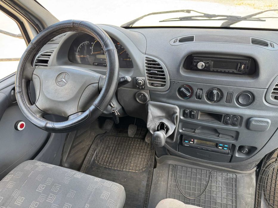 Мерседес вантажний MERCEDES SPRINTER 616