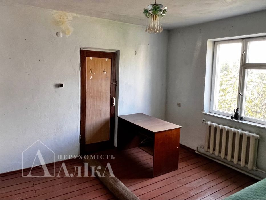 Продам двоповерхову частину будинку