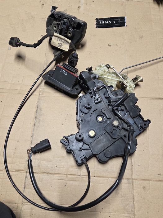 Zamek centralny drzwi przesuwnych vw caddy 3