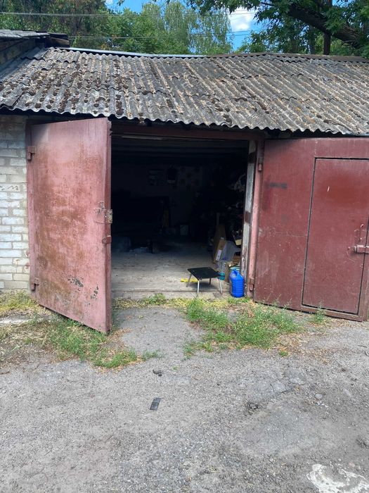 Продам гараж в центрі міста  біля "Льотного коледжу"