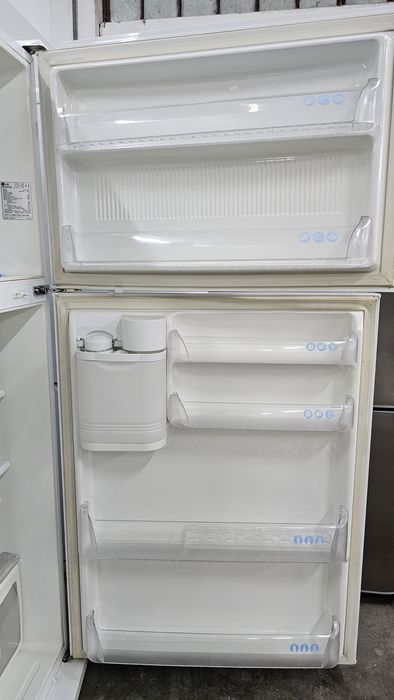Frigorífico LG GR-642QVP com dispensador de água