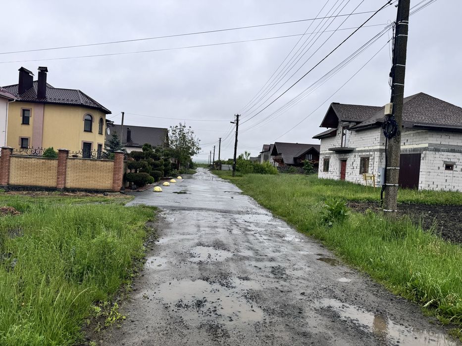 Продам 25 сот. Копистин вул. Лугова поряд одні новобудови!!!