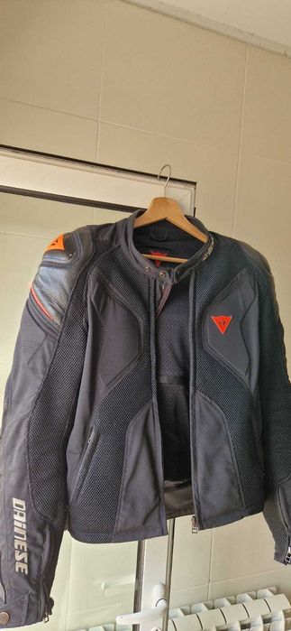 Casaco Dainese e Alpinstar