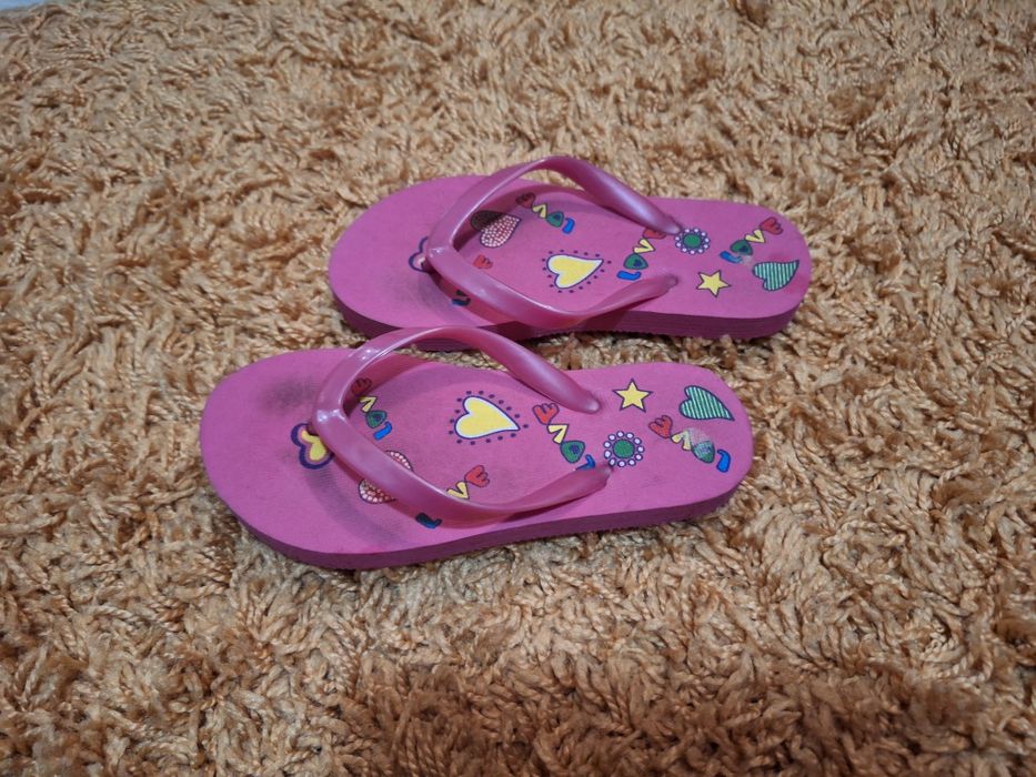 Шлепанци, вьетнамки для девочки