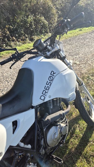Suzuki dr650r.   .