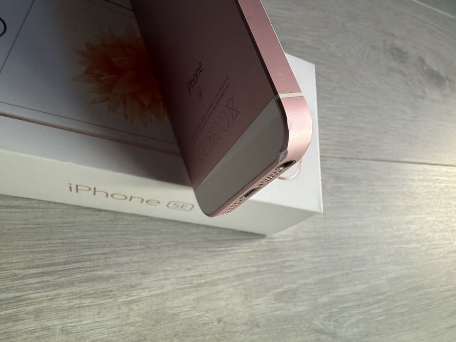 Apple iPhone SE 1. generacji 128 GB Rose Gold + pudełko i ładowarka