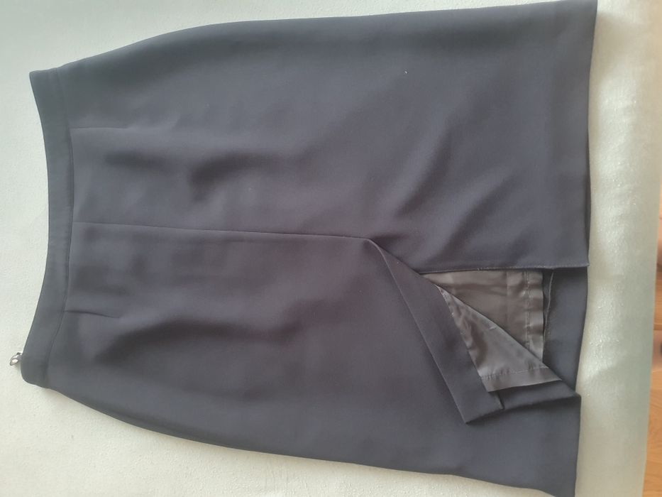 Spudnica granatowa elegancka