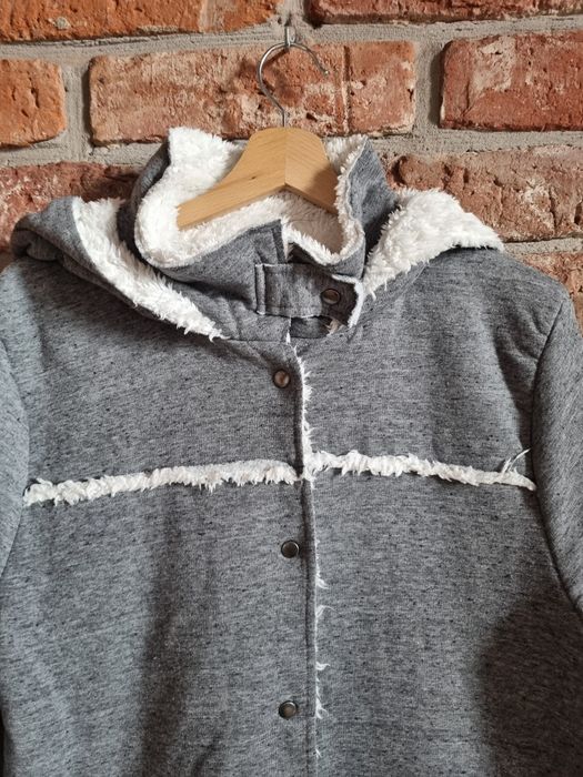 Szara ciepła bluza z kapturem