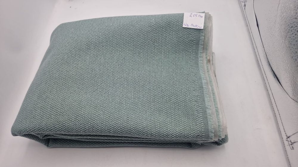 Tkanina obiciowa kupon 2,65 m.x 140 cm.
