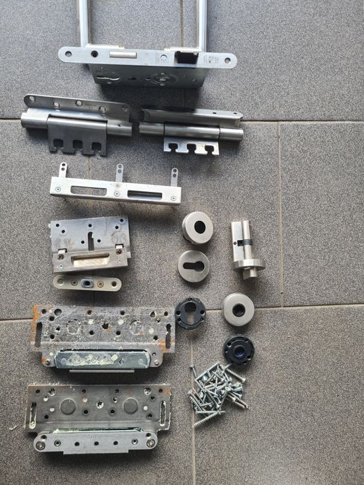 Komplet okuć do drzwi garażowych Hormann