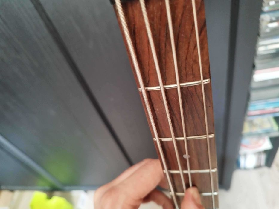 Gitara Basowa Yamaha TRBX304 (Czarny Połysk) – Stan BDB, Performance EQ!