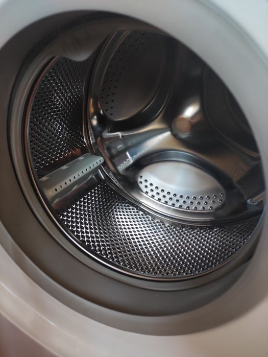 Стиральная машина встраиваемая Ariston LBE 129 Italy под ремонт