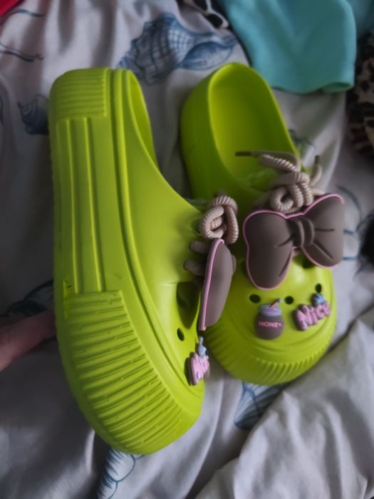Limonka klapki gumowe 39