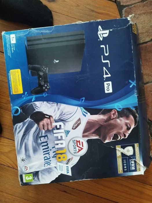 Ps4 Pro 1 tb + 2 pady oraz gry