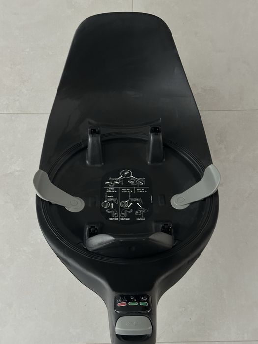 Продаж станції для автокрісла бренду cybex