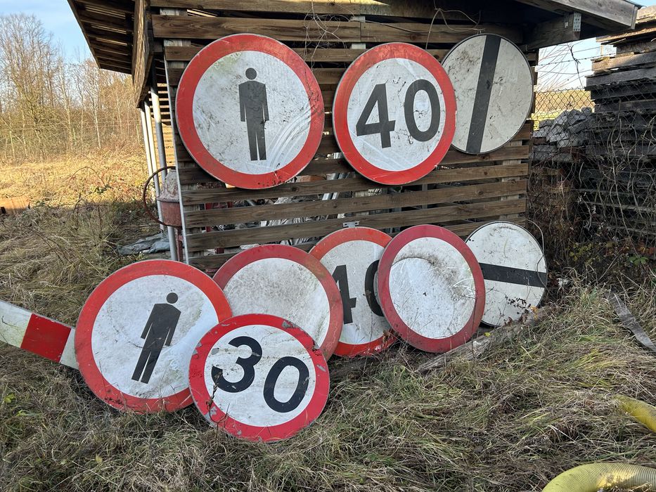 Znaki drogowe - używane