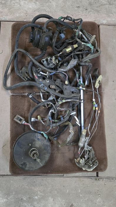 Моторчик скло підйомника Toyota carina 2 (+детали,замки, молдінги)