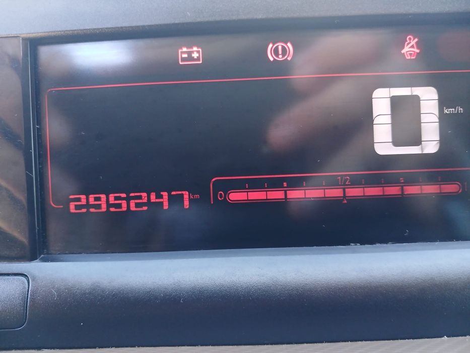 Automático Citroen C4 
CACTUS 1.6 E-HDI