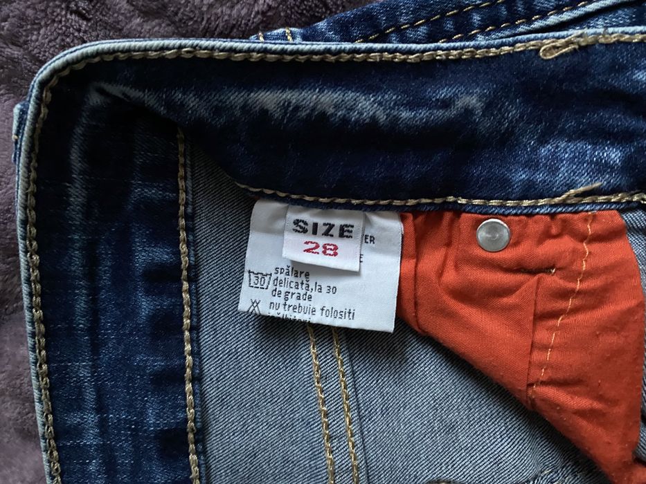 blue skinny jeans