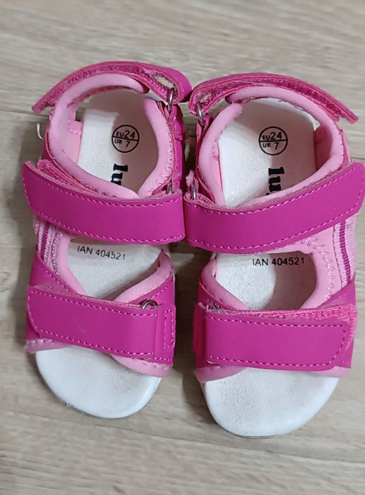 Sandały dla dziewczynki