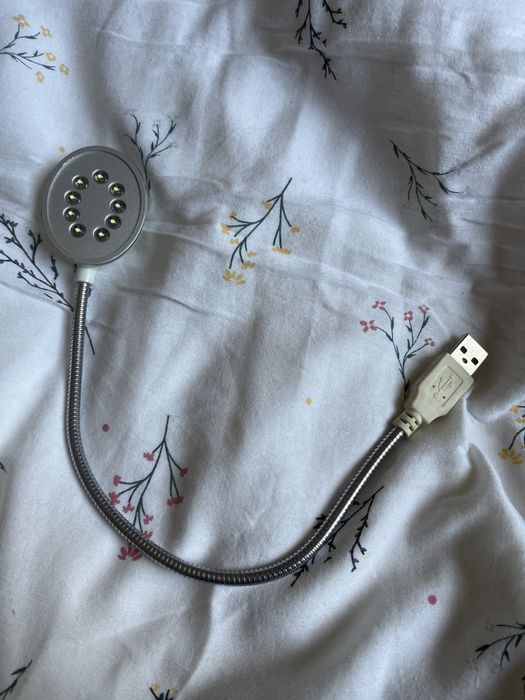 Biala Lampka usb do laptopa