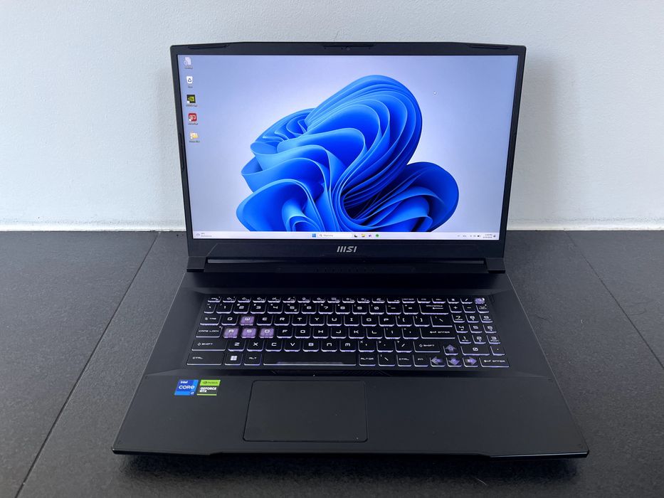 Laptop MSI Katana 17 – i7, RTX 4060, 64 GB RAM, SSD 1 TB, 144 Hz