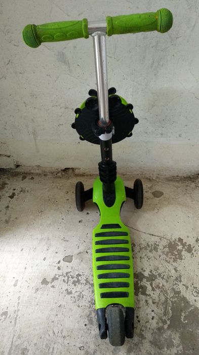 Самокат зелёный детский