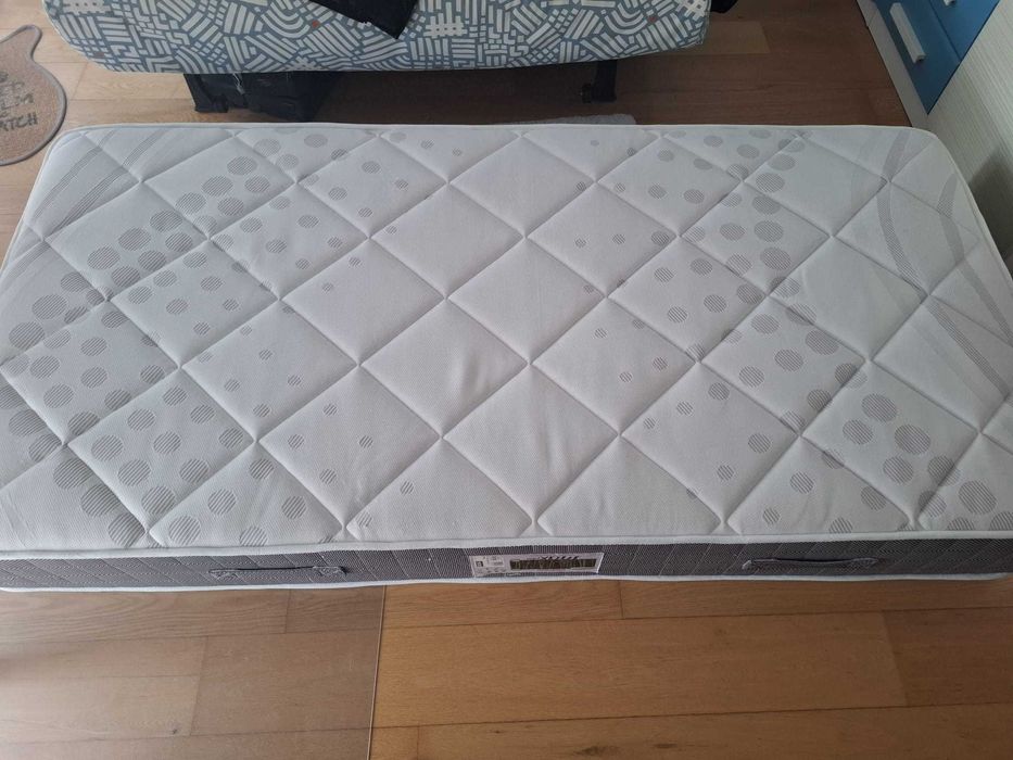 Vendo colchão 190×90 bianco | Excelente condição e apenas dois anos de uso.