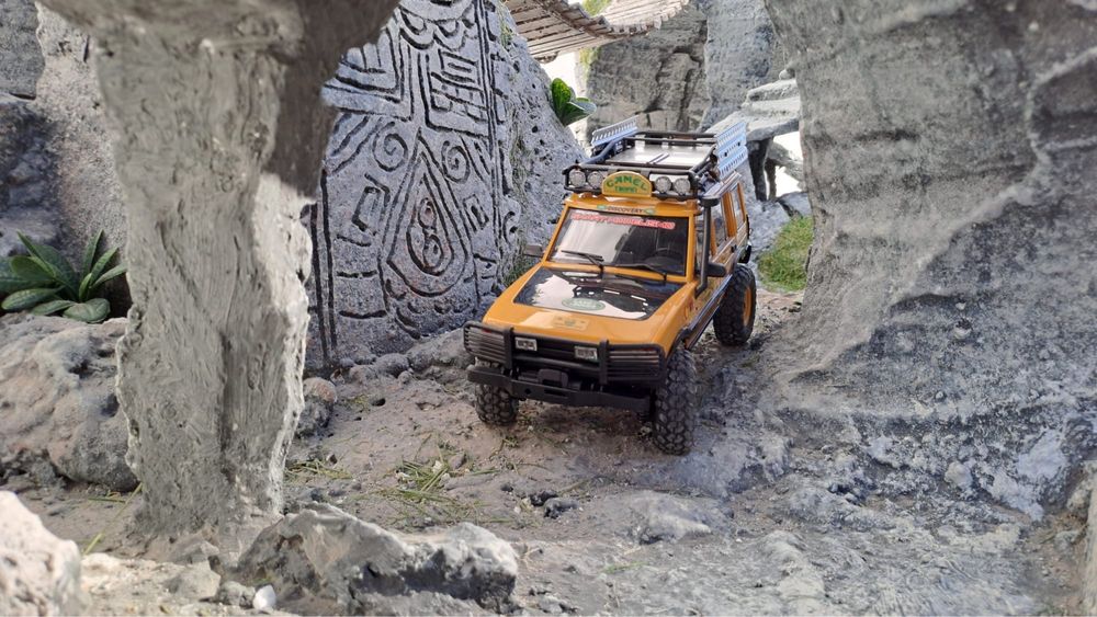 Pista crawler 1:24