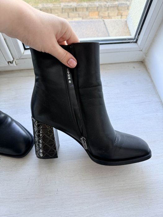 Ботильони р.40  Attizzare з «металевим» підбором