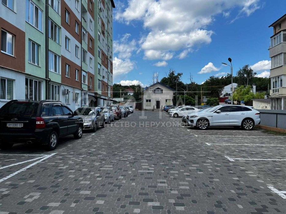 Продаж будинку під комерцію Обухів