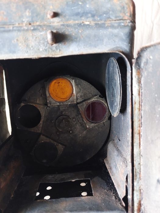 Продам старинный железнодорожный фонарь.