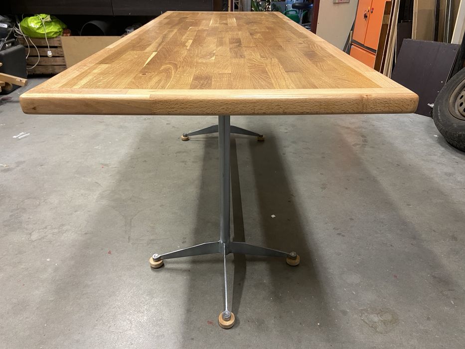 Stół dębowy odrestaurowany, podstawa- klasyk PRL
