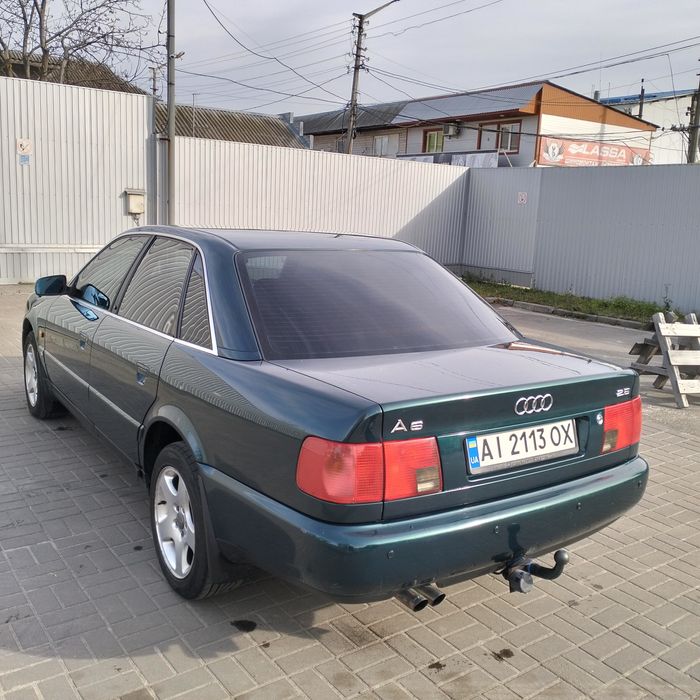 Автомобіль Ауді А6