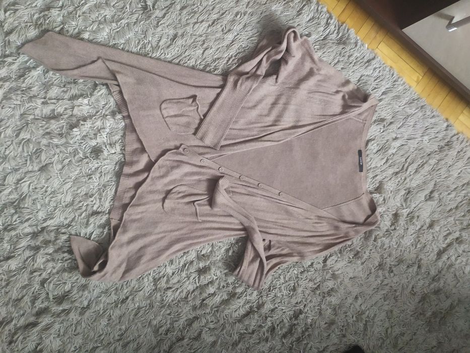 Asymetryczny kardigan