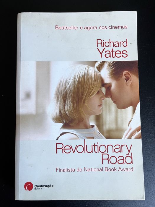 Livros variados em português