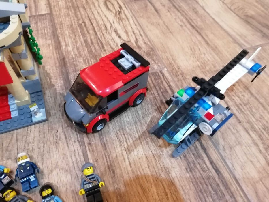 LEGO 60008 City - Włamanie do muzeum