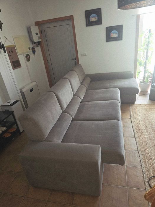 Sofá com chaise long
