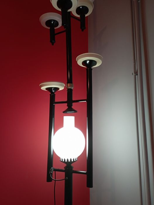 Lampka nocna i kwietnik dwa w jednym 2,5m wysokość