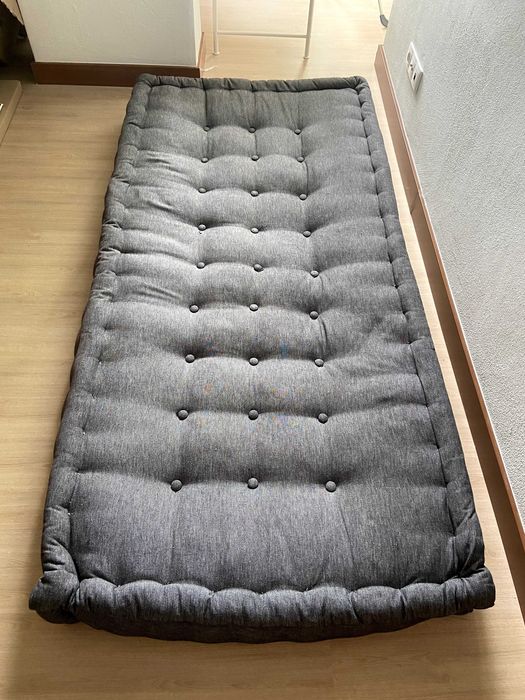 Futon Grande – Sofá ou Cama no Chão Large Futon Mattress