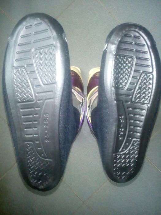 Продам лыжные ботинки