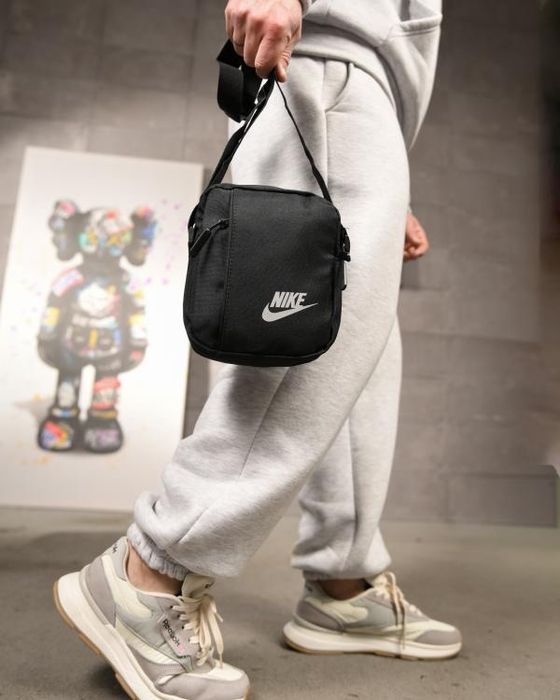 Барсетка через плече