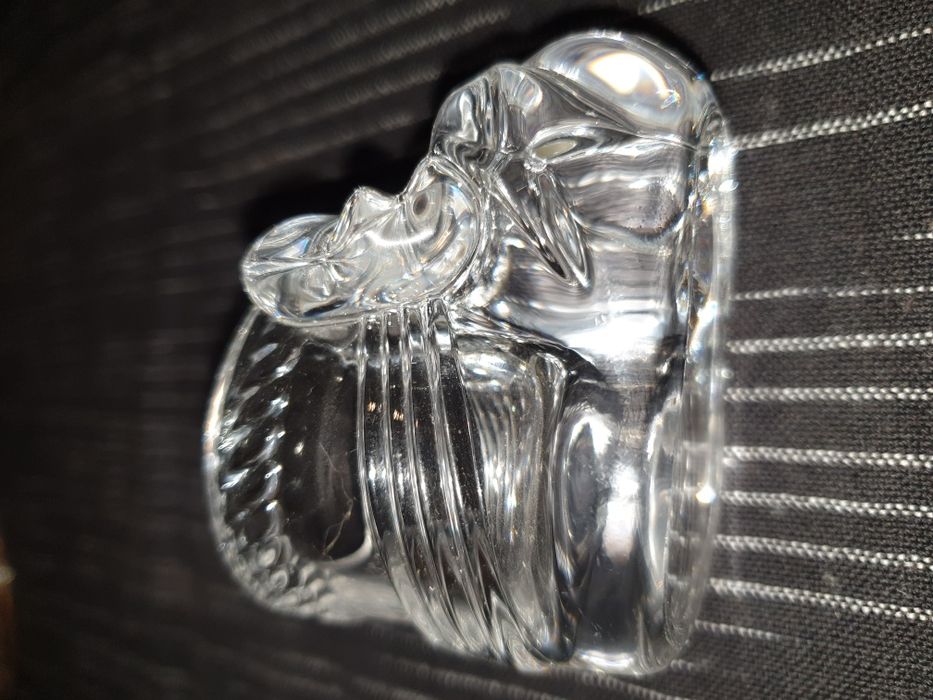 Bota e antiga caixa cristal D'Arques guarda jóias