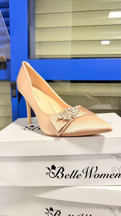 Sapatos NOVOS de Mulher