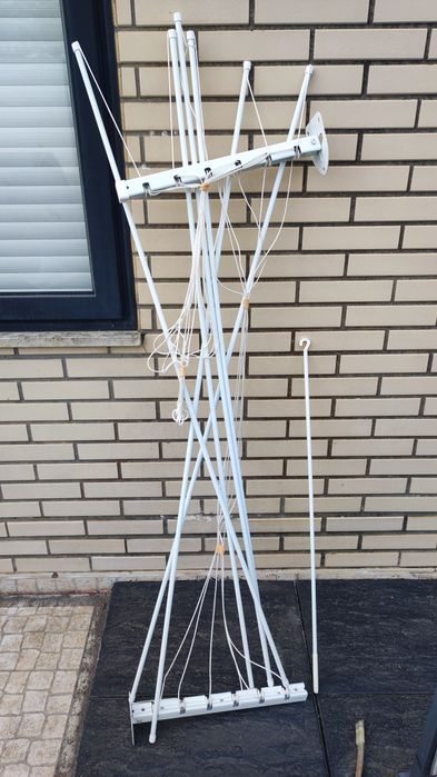 Wall-mounted clothesline426579700871352321