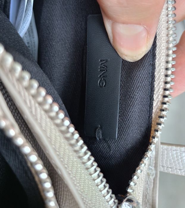 Мини-сумка с эффектом змеи, бренд MNG