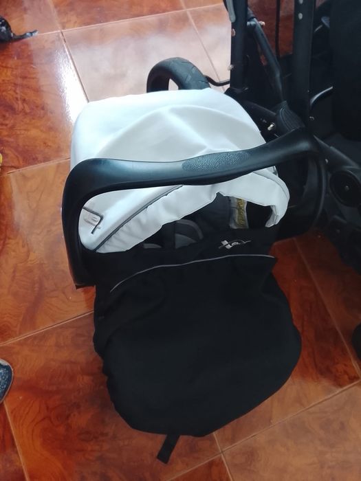 Vendo carrinho e ovo para gemeos