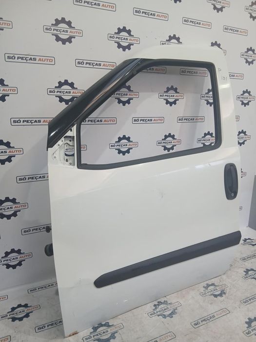 PORTA FRENTE ESQUERDA BRANCA FIAT DOBLO L1H1 1.3MJET 2011-2017 ANO: 20