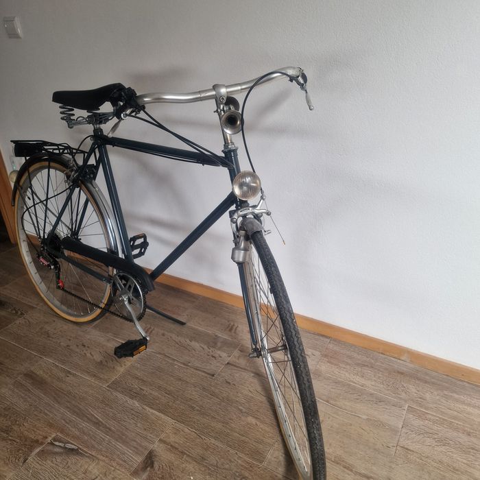 Bicicleta pasteleira completamente restaurada