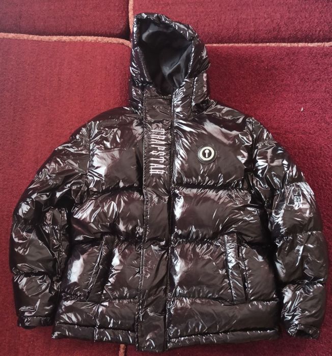 Продам пуховик Trapstar